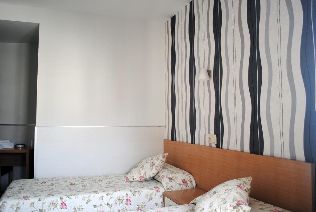 Hostal La Cortijana Logroño Esterno foto