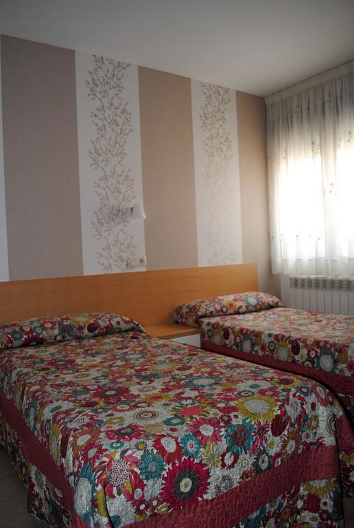 Hostal La Cortijana Logroño Esterno foto