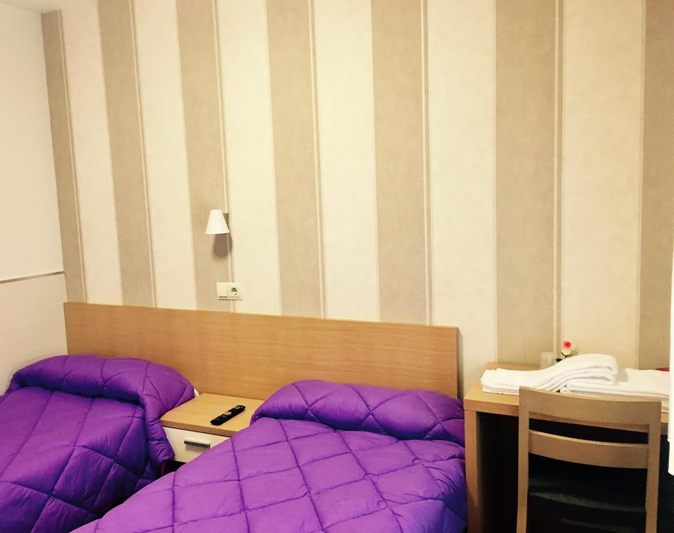 Hostal La Cortijana Logroño Esterno foto