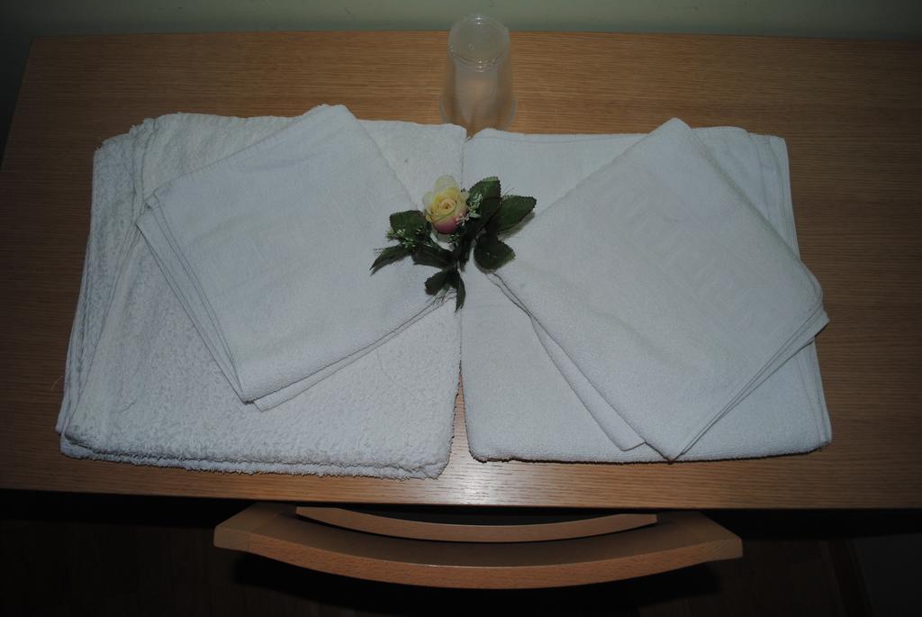 Hostal La Cortijana Logroño Esterno foto